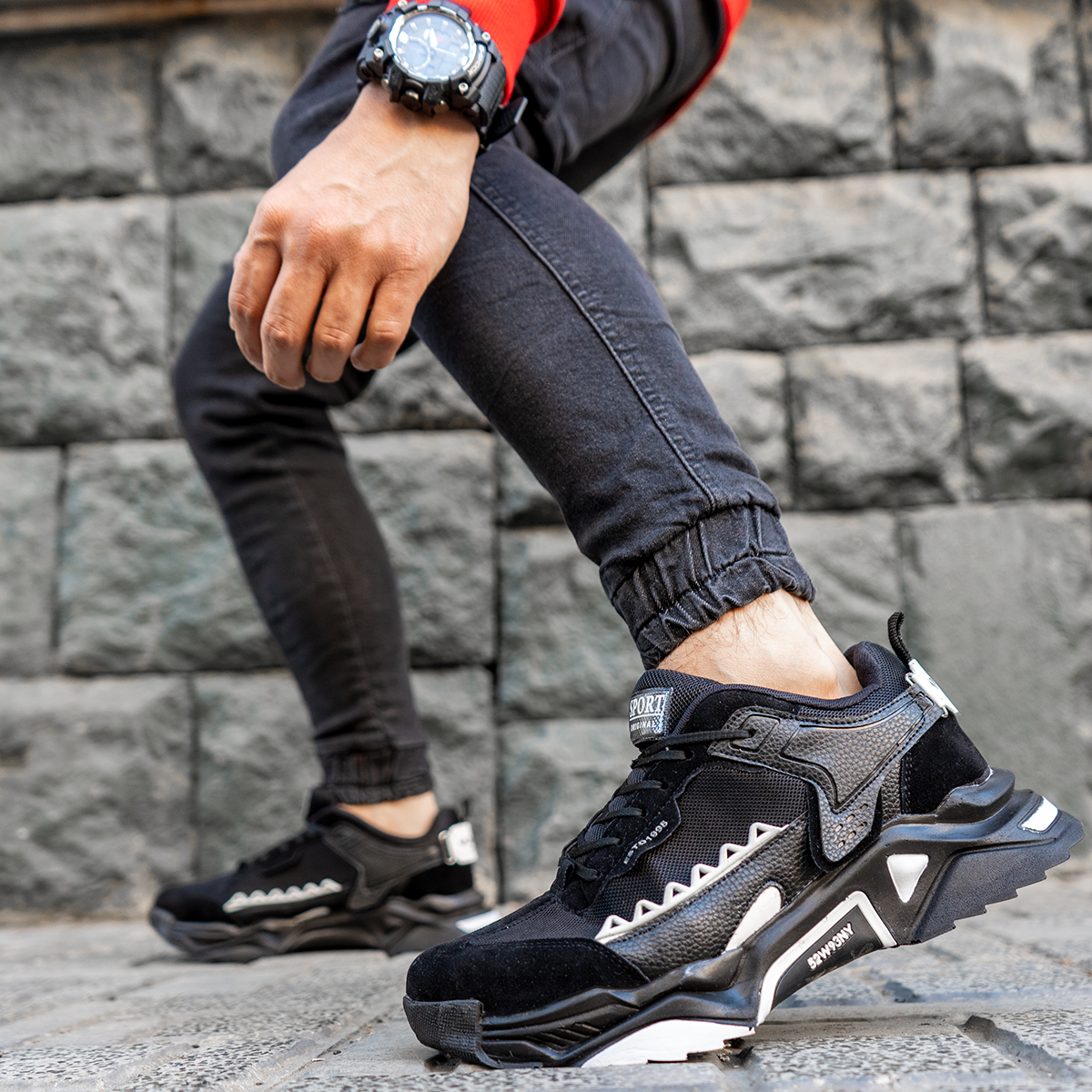 کفش ورزشی مردانه مشکی مدل KARVIN