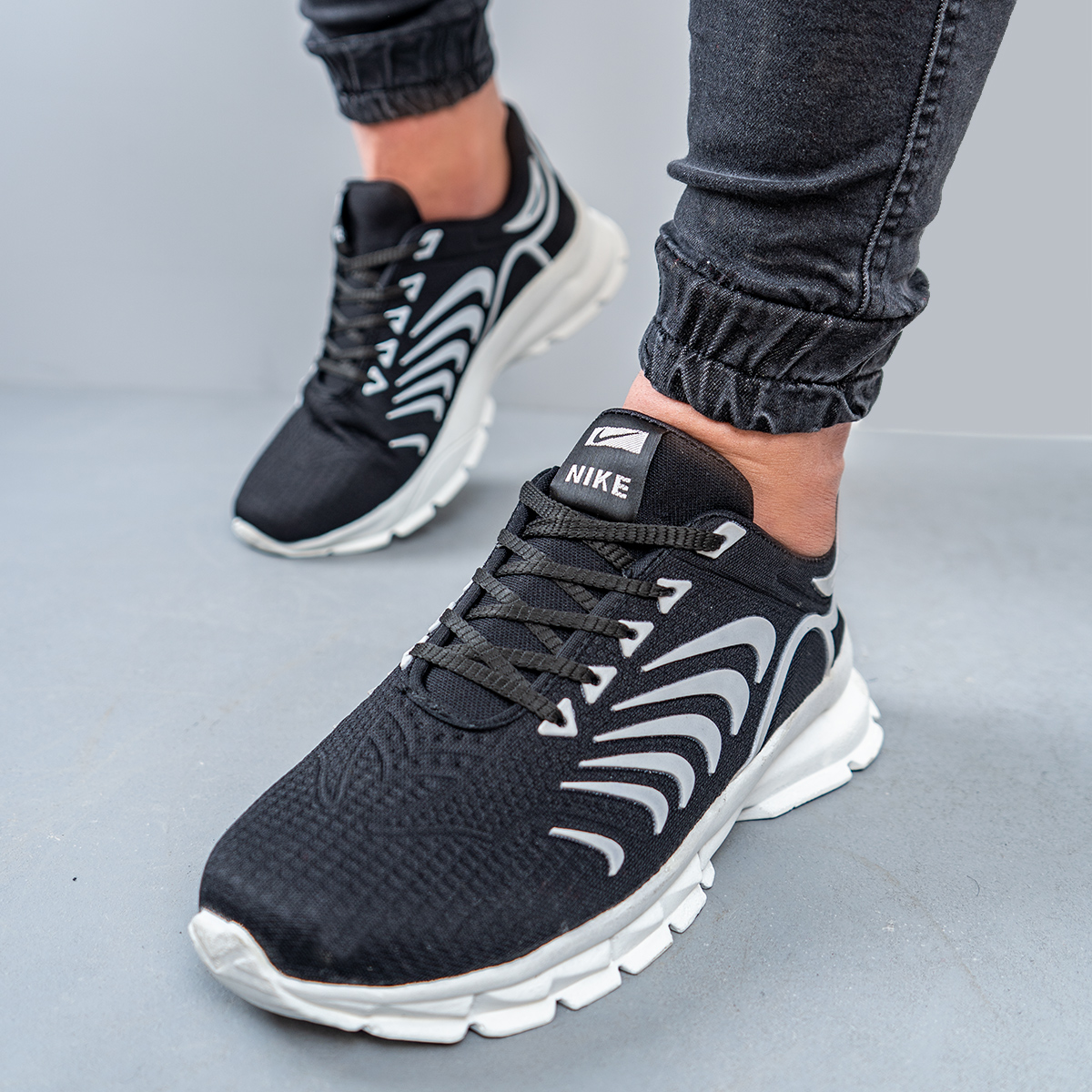 كفش مردانه مدل iham رنگ مشكي سفيد