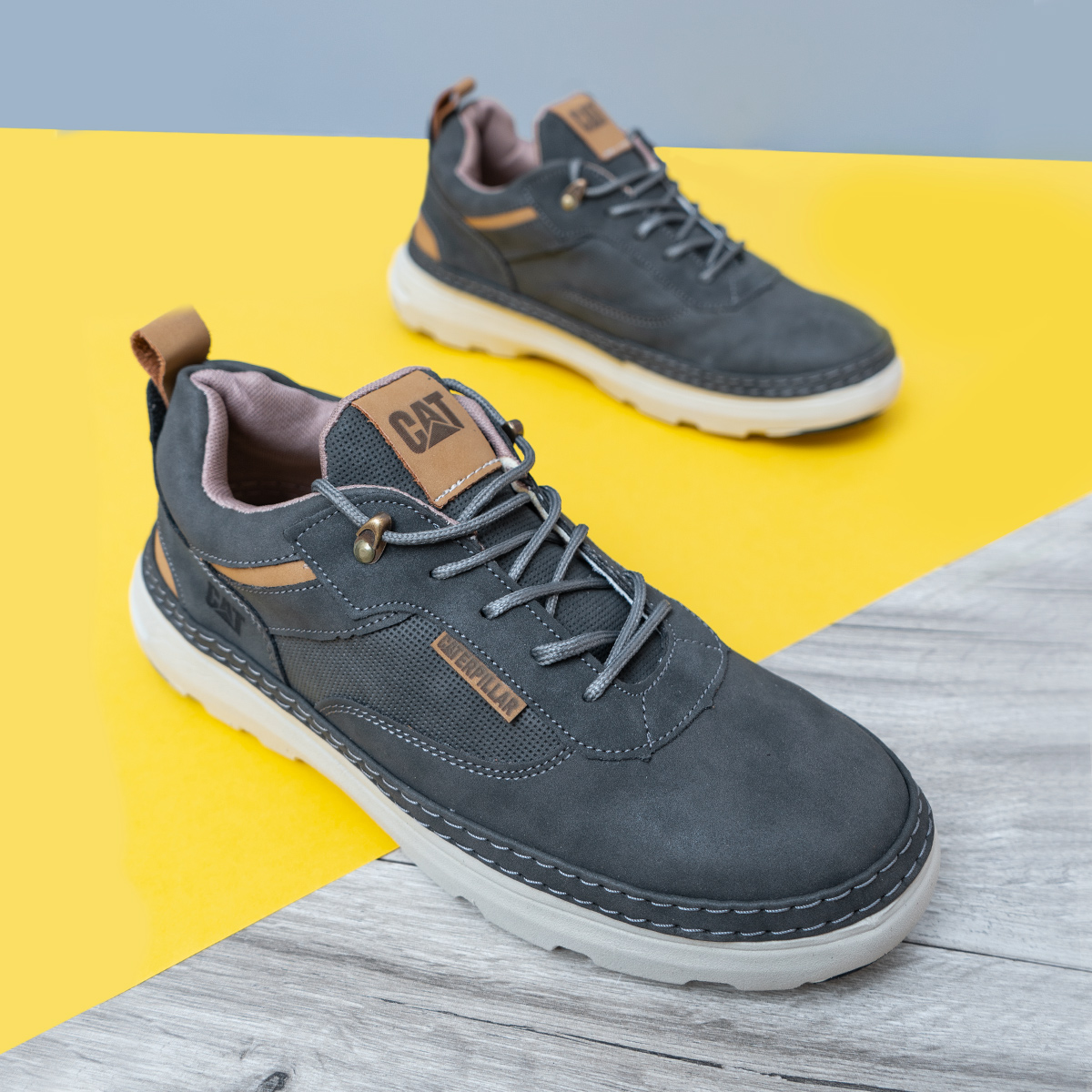 کفش مردانه cat مدل Punit رنگ طوسی