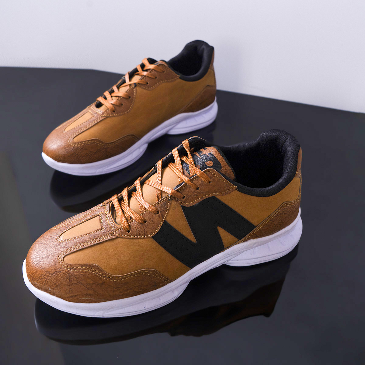 کفش مردانه عسلی مدل Romik