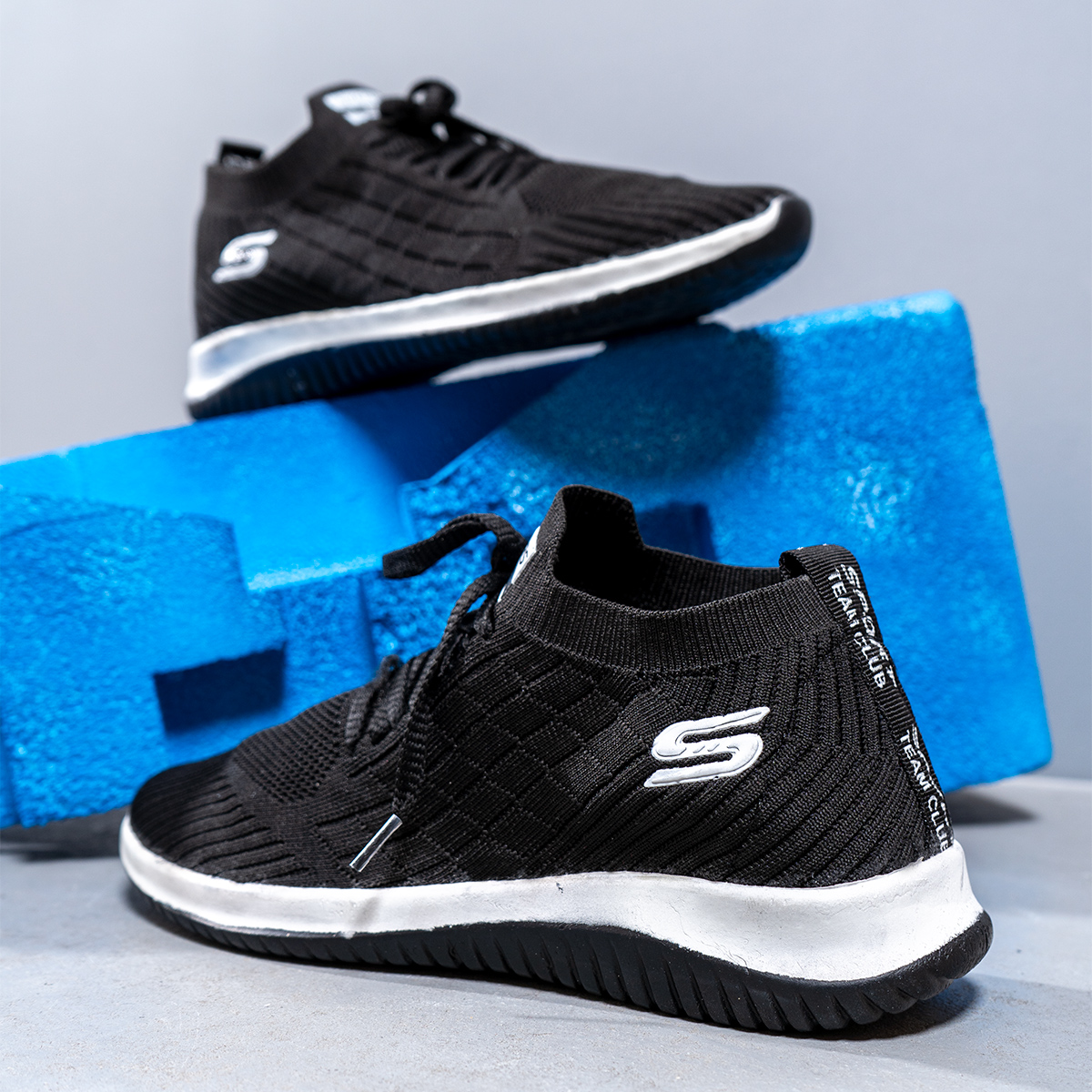 کفش ورزشی اسکیچرز زنانه مدل Evana