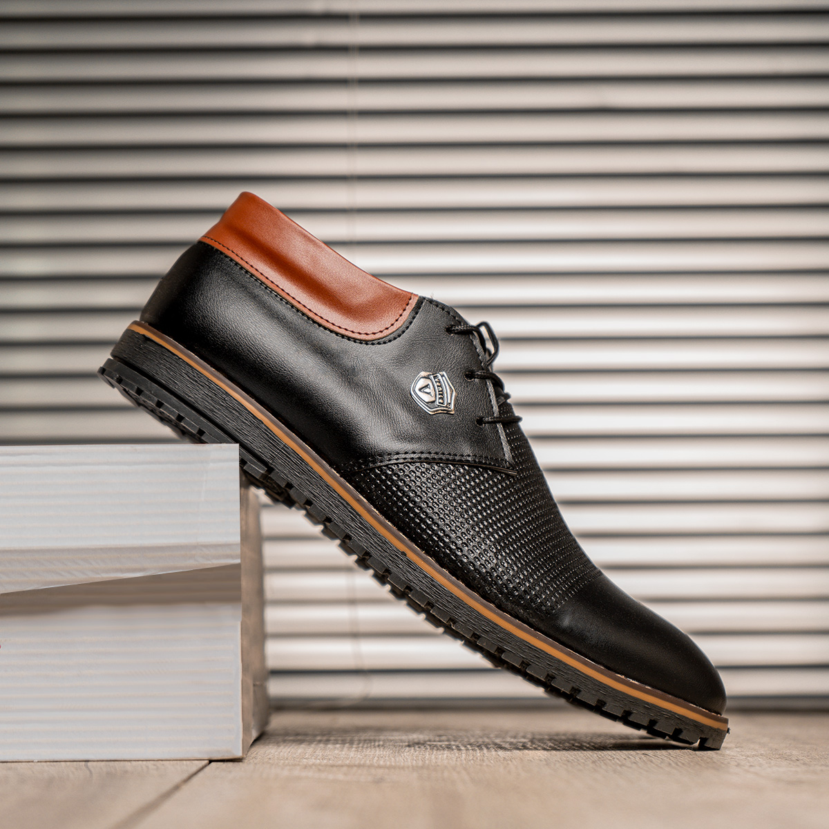 کفش تخت مردانه سوزنی مدل victor