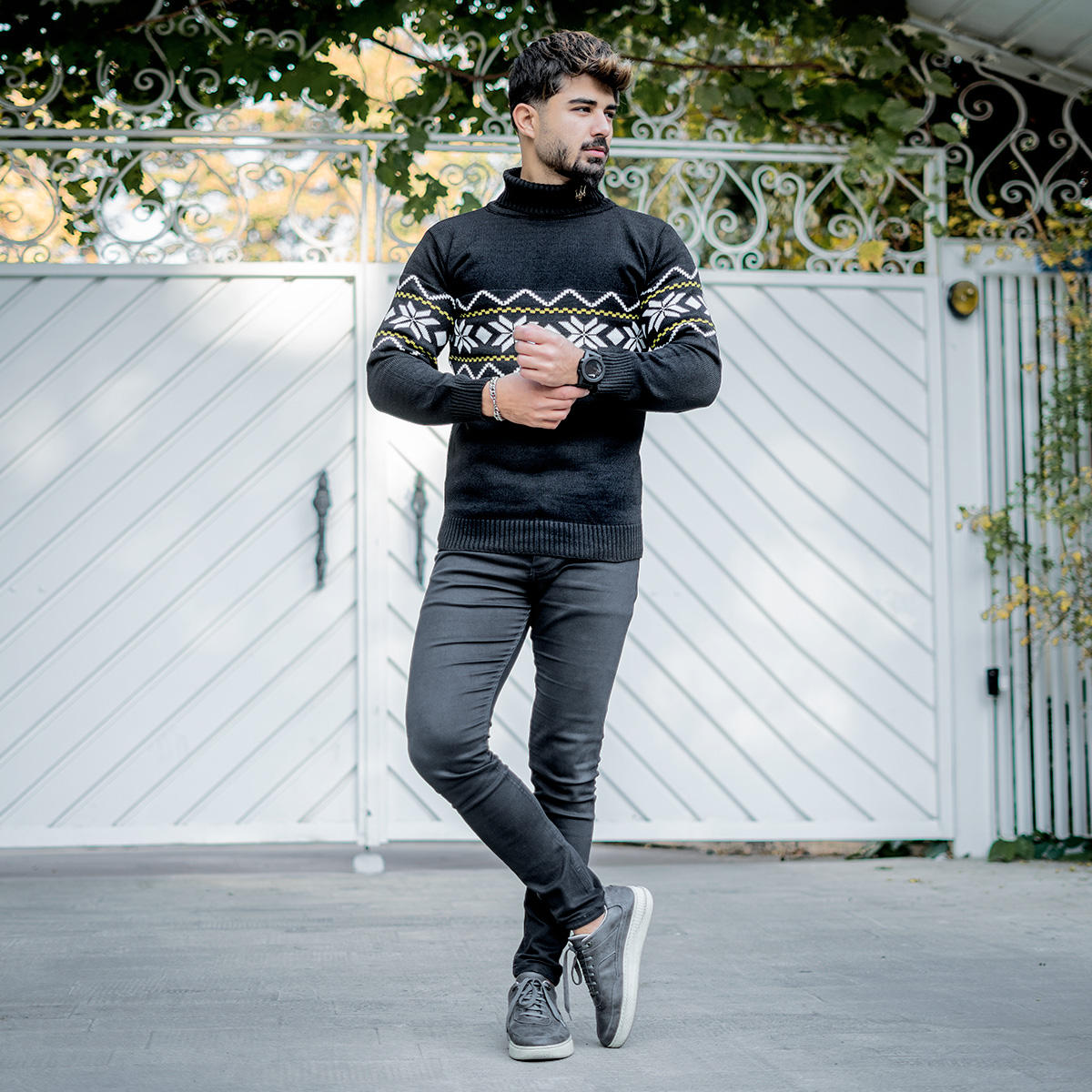 یقه اسکی مشکی حاشیه سفید زرد مدل Arja