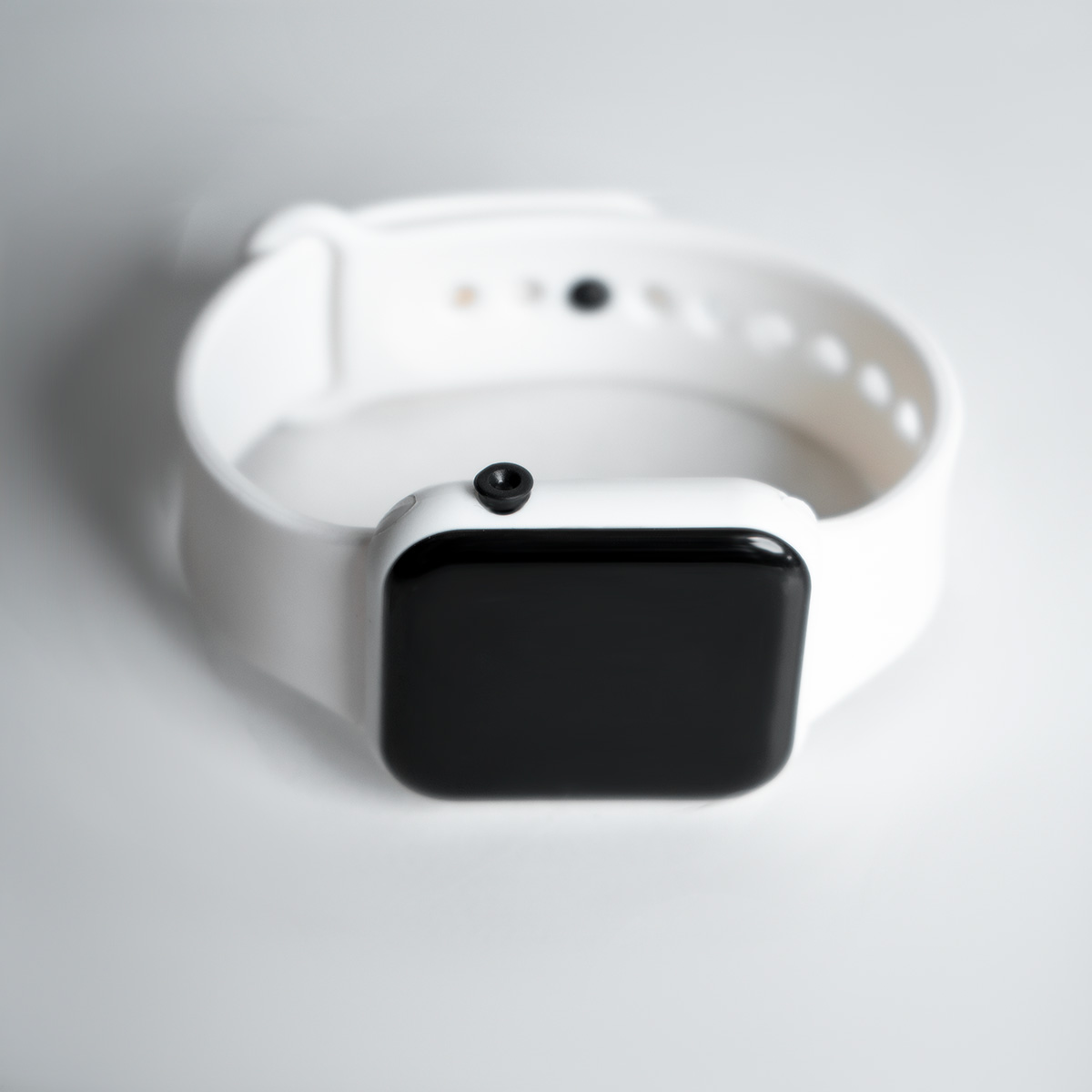 ساعت ال ای دی سفید مدل W800