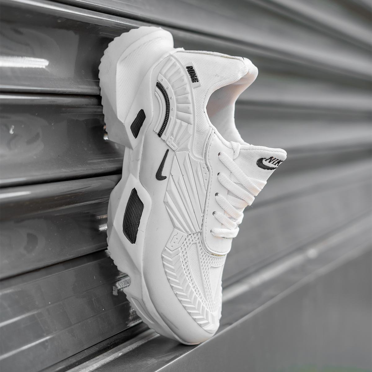 کفش مردانه نایک سفید مشکی مدل FANTON