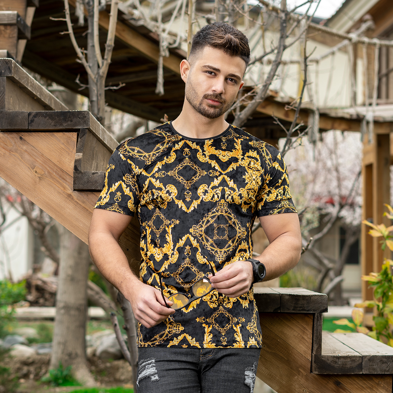 تیشرت مخمل مشکی طلایی مردانه مدل Jana