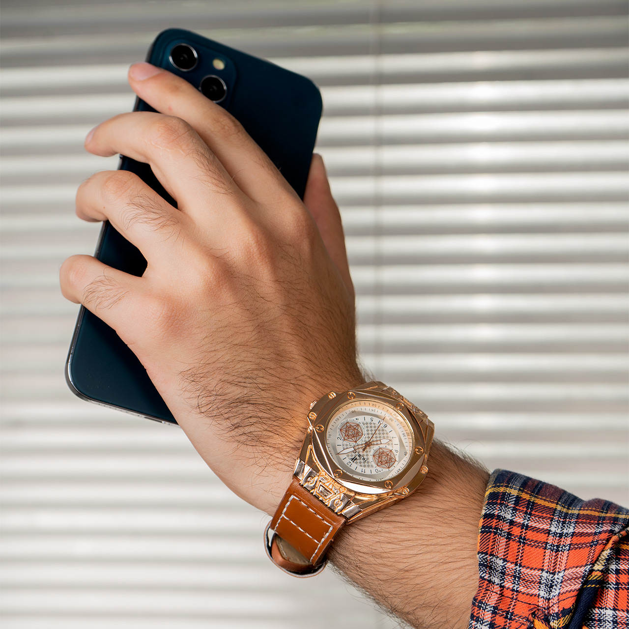 ساعت مچی Hublot قهوه ای قاب طلایی مدل G705