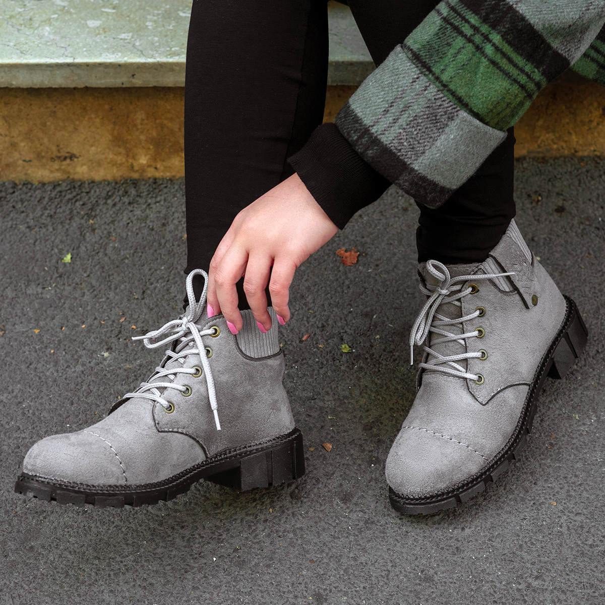 نیم بوت دخترانه طوسی مدل Nadia