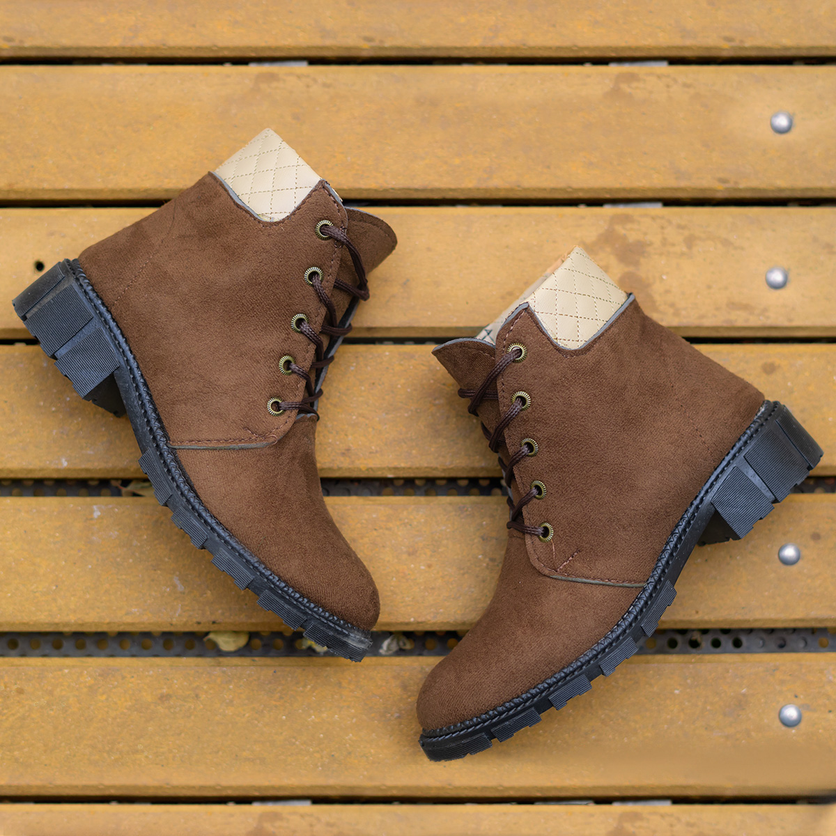 نیم بوت دخترانه نسکافه ای مدل Atena