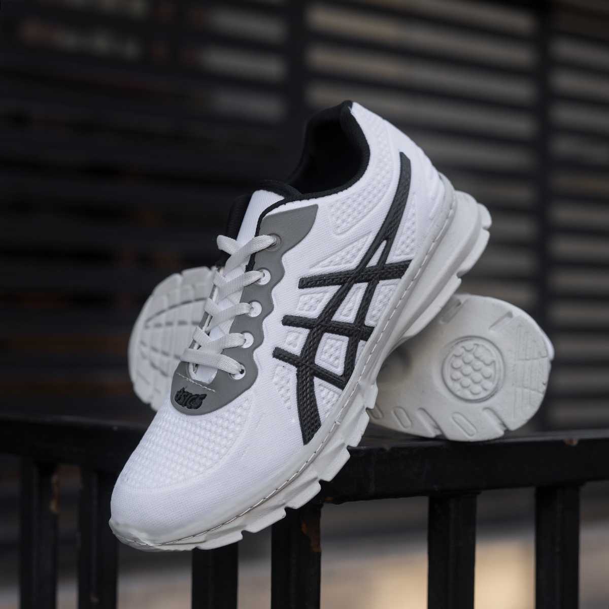 کفش ورزشی (T) مردانه سفید مشکی مدل Nardin