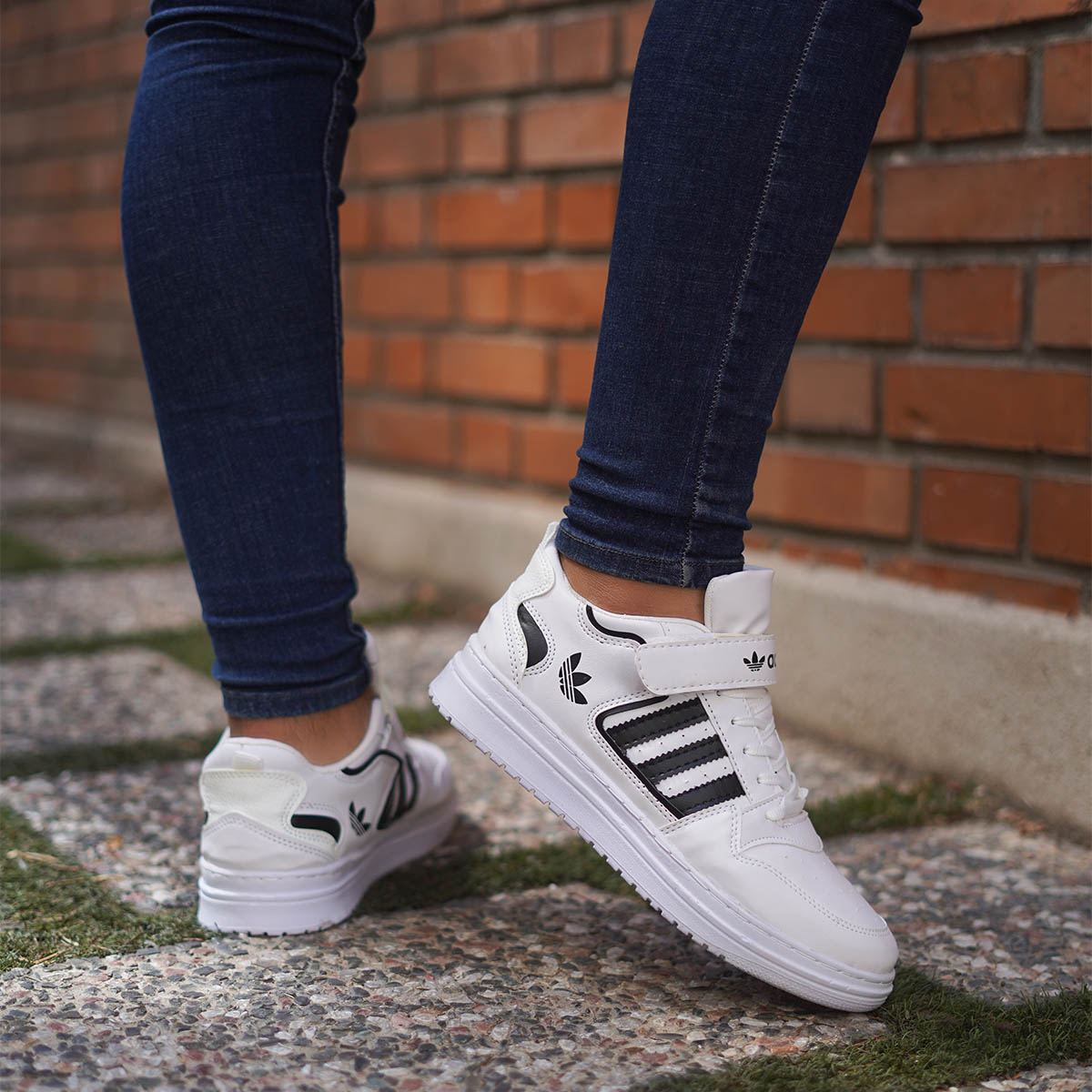 کفش آدیداس مردانه سفید مشکی مدل Kamyar