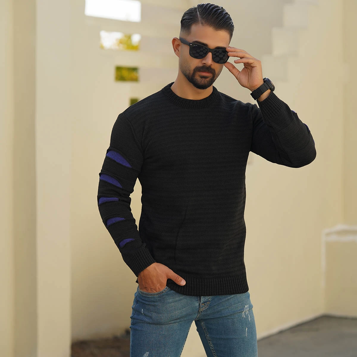 پلیور مردانه یقه گرد مشکی آبی مدل Q20