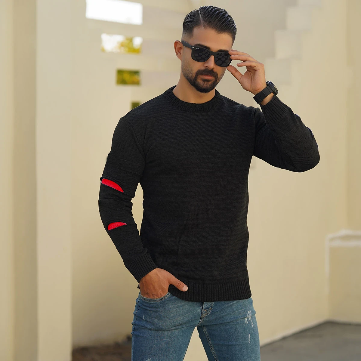 پلیور مردانه مشکی زاپ قرمز مدل solan