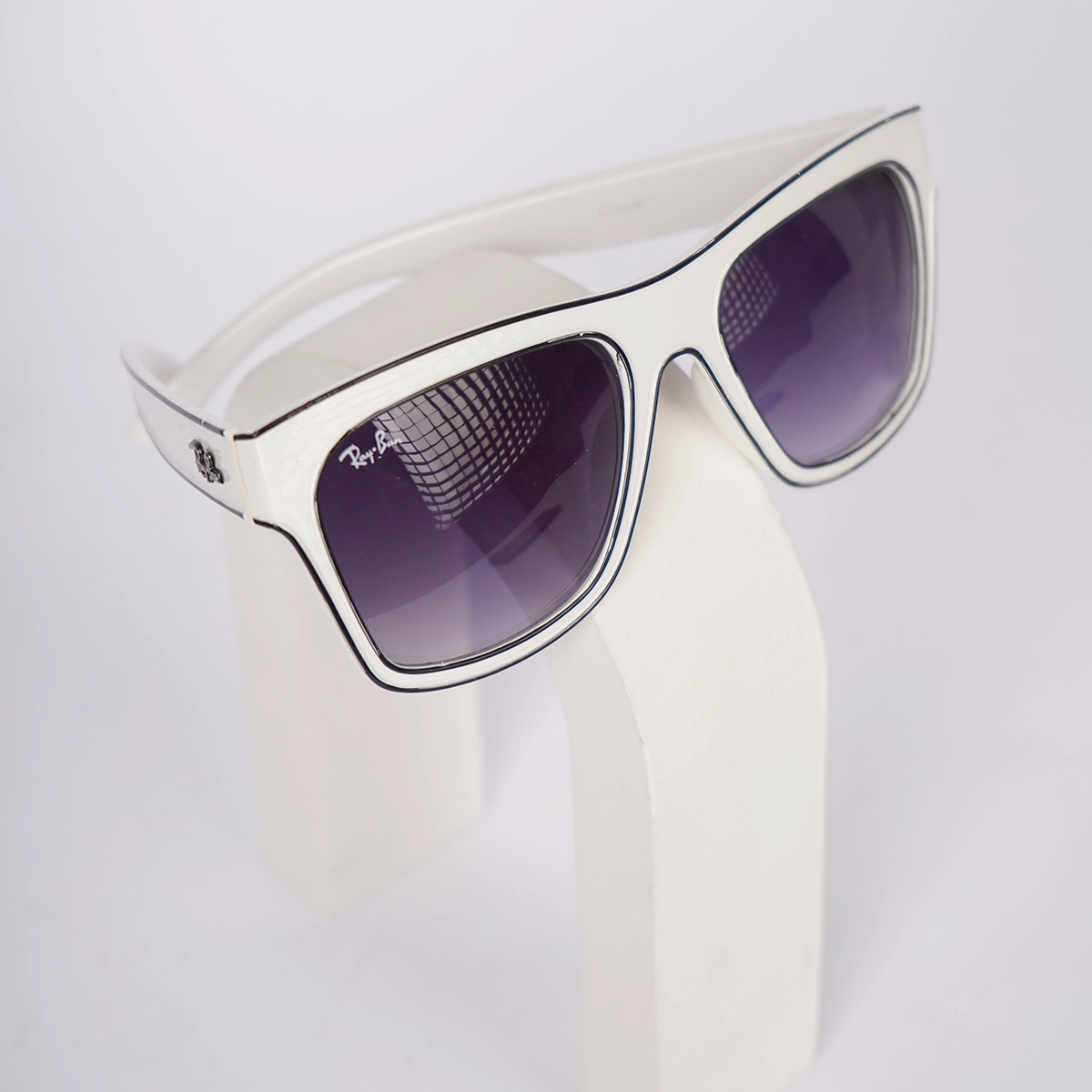 عینک آفتابی فریم سفید مدل Tilda