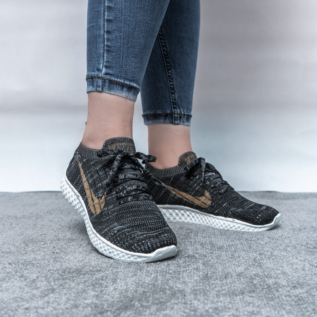 کفش ورزشی Nike زنانه مدل Minor