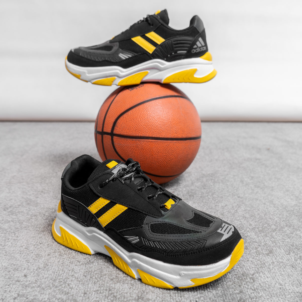 کفش ورزشی Adidas مردانه مشکی مدل Arnold