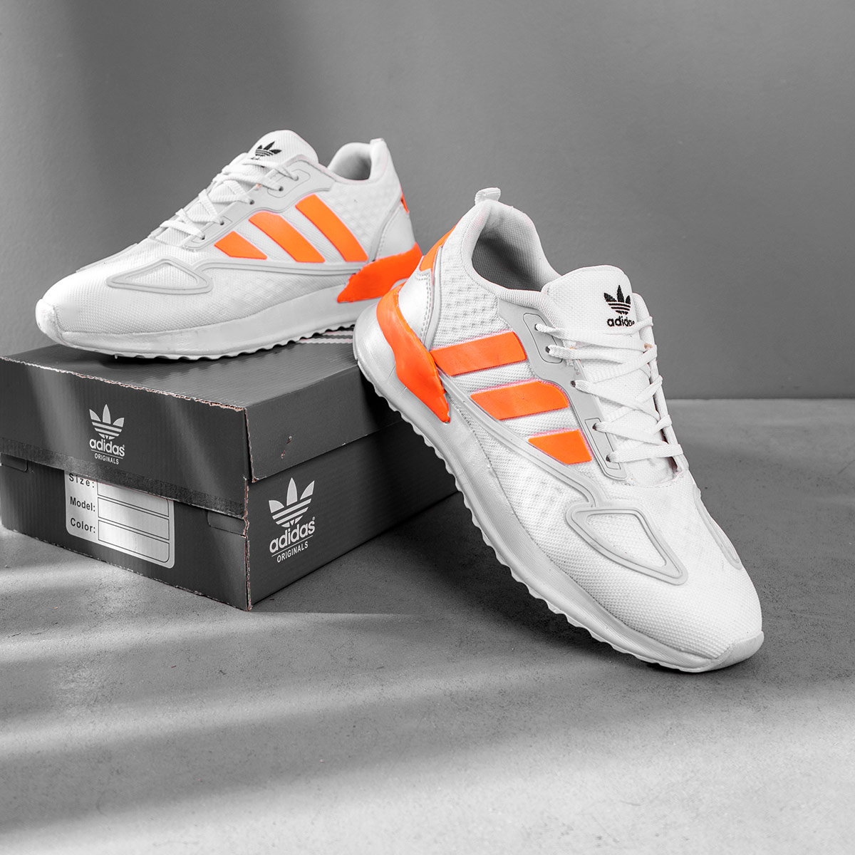 کفش ورزشی Adidas مردانه سفید نارنجی مدلSiban