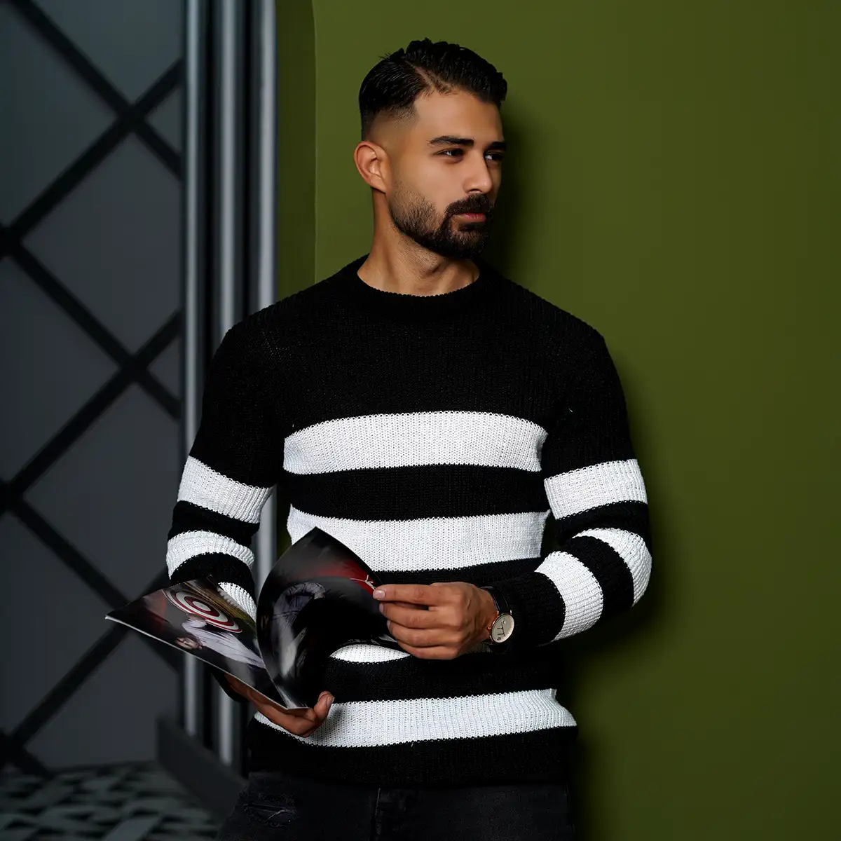 پلیور مردانه راه راه سفید مشکی مدل Mahyad