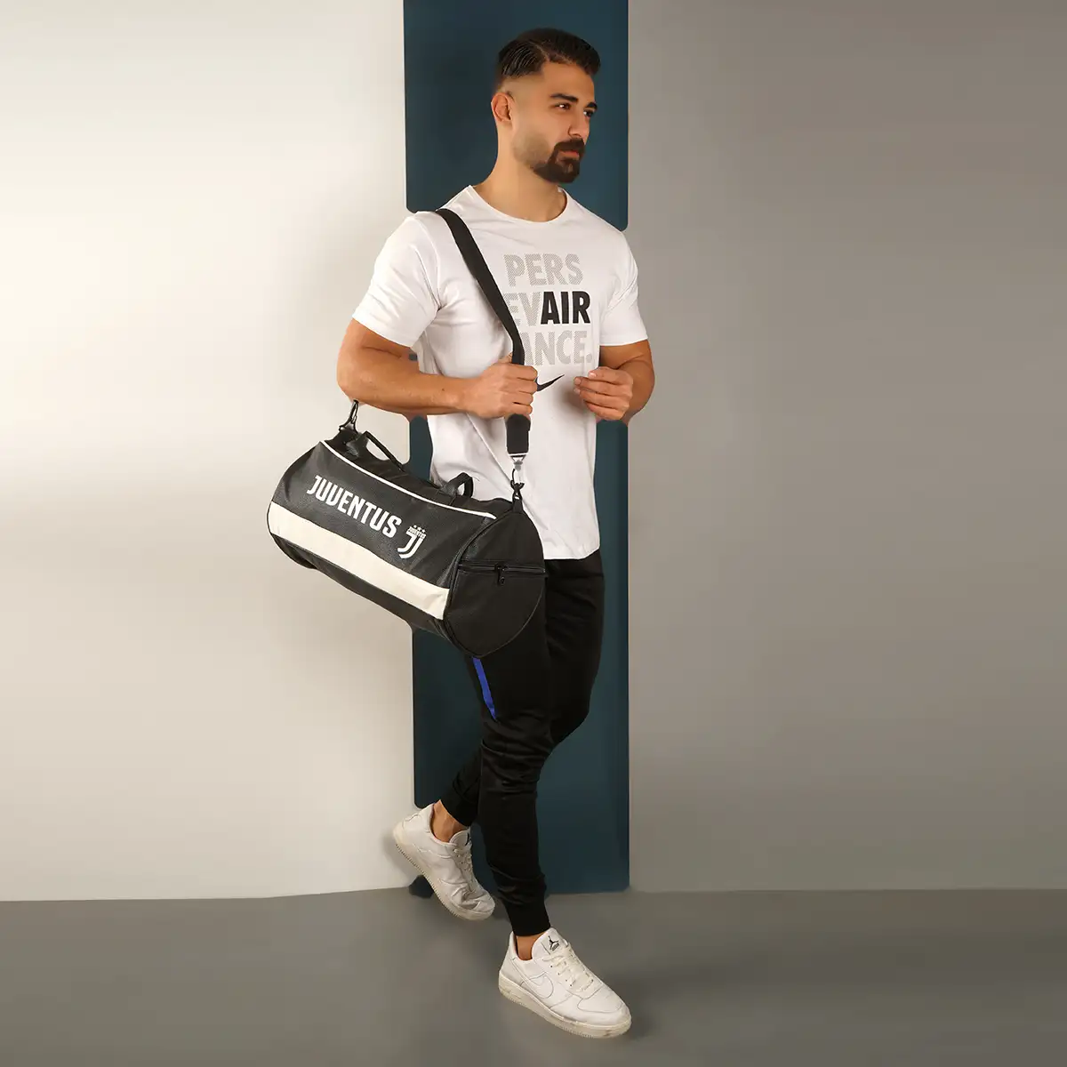 کیف ورزشی مشکی مدل Juventus